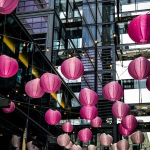 lanterns-in-an-alley